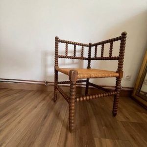 Chaise d’angle bois tourné
