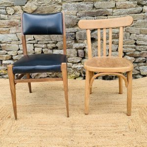 Paire de chaises dépareillées