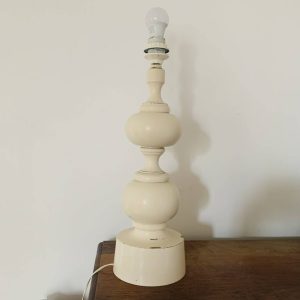 Grand pied de lampe en bois tourné