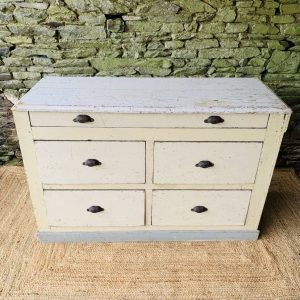 Buffet / Meuble de métiers