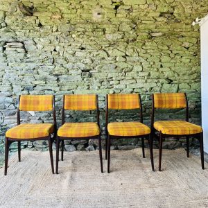 Ensemble de 4 chaises des années 60