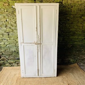 Armoire parisienne