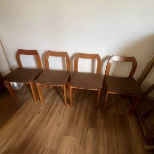 4 Chaises marrons
