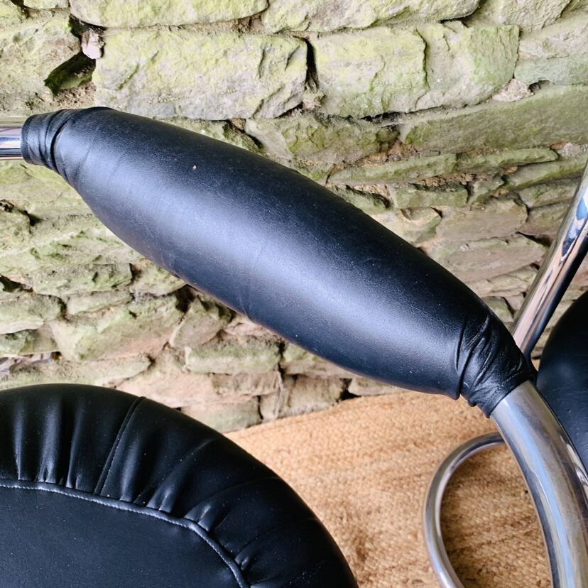 81055275-6774-4478-a9cd-fcef2f2ecbf6