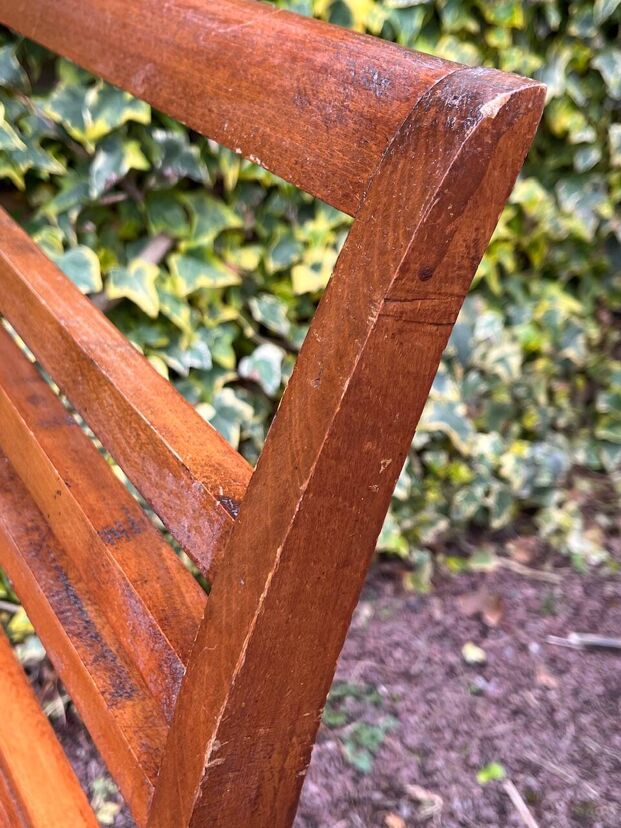 38e8a984-1df3-45f8-a29b-634ad640b2fd