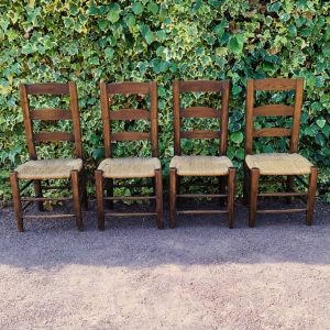 Ensemble de 4 chaises paillées artisanales en chêne massif