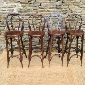 Ensemble de 4 chaises hautes de bistrot vintage