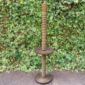 Lampadaire vintage en bois tourné